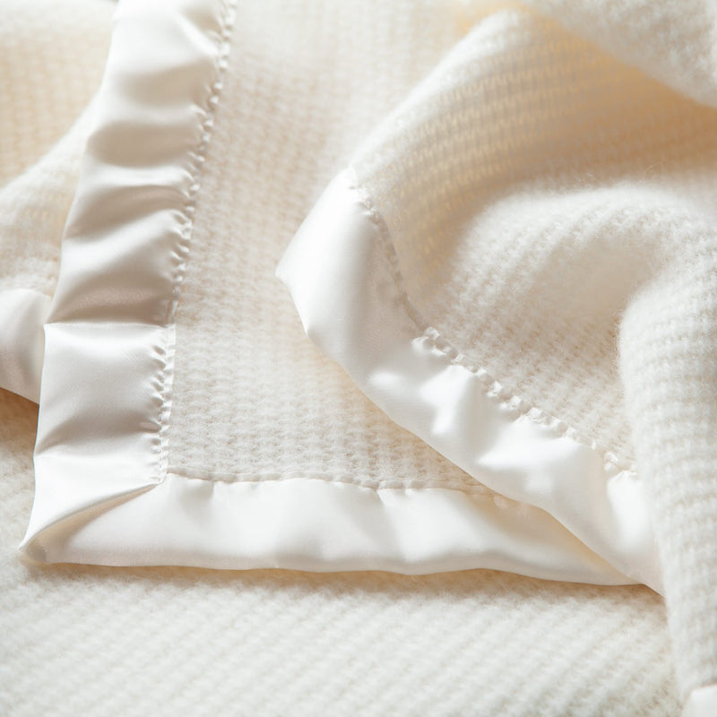 Super-soft cream 100% lambswool cellular baby blanket with matching satin edging cosy & perfect for all seasons top-quality