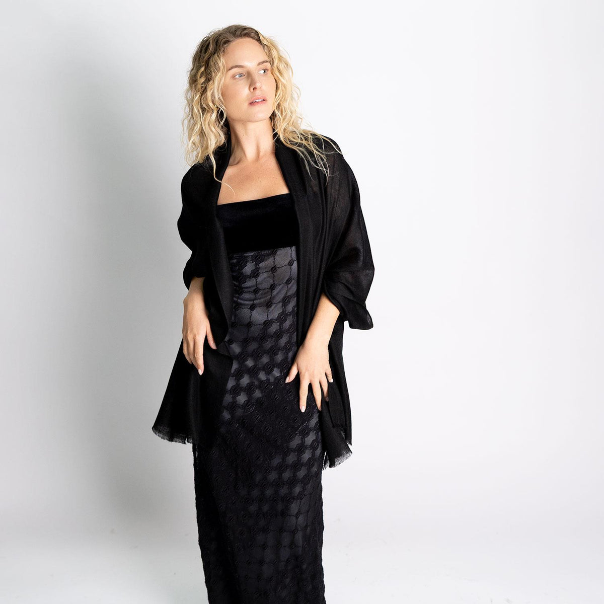 Handwoven Cashmere Stole Black