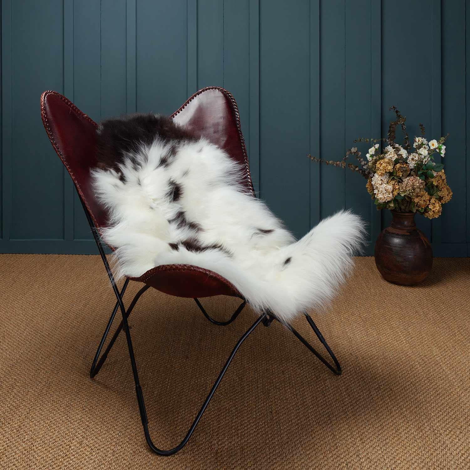 Himalayan Natural Black & White Sheepskin