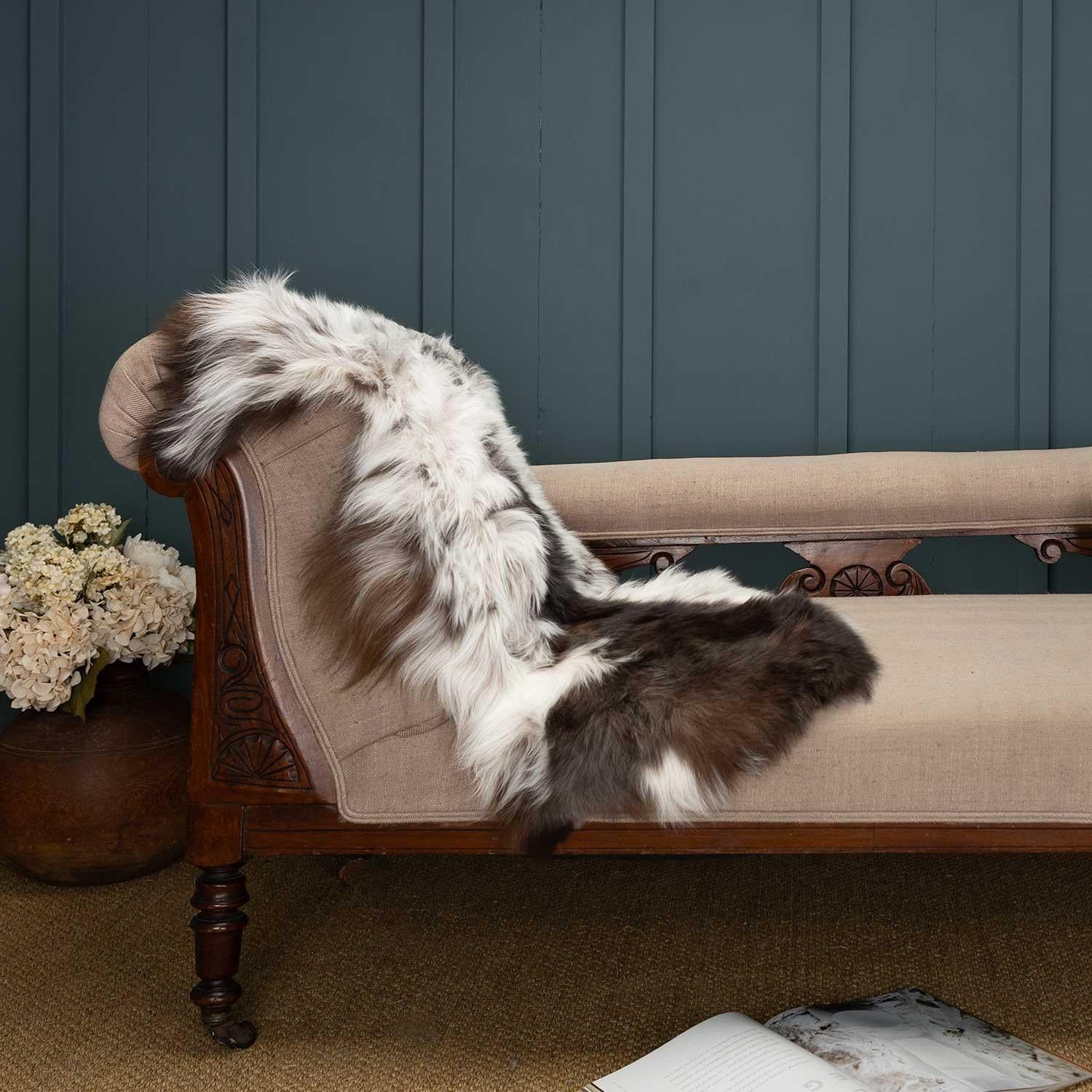 Himalayan Natural Black & White Sheepskin