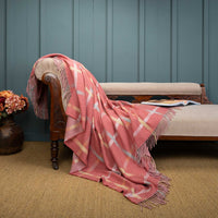 Balliemore Throw Corrennie Pink