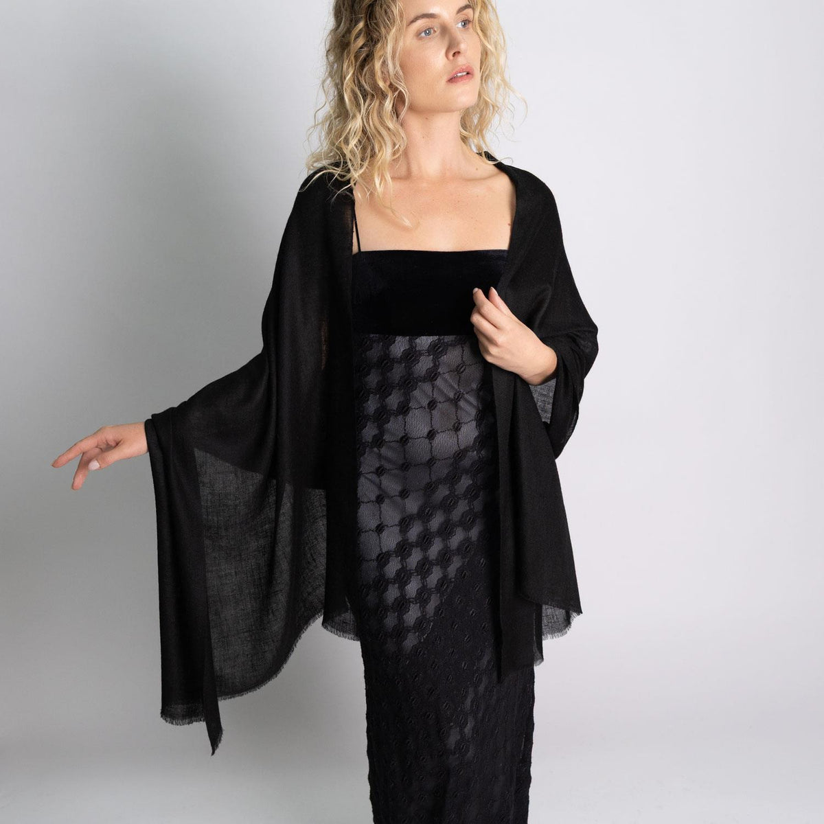 Handwoven Cashmere Stole Black
