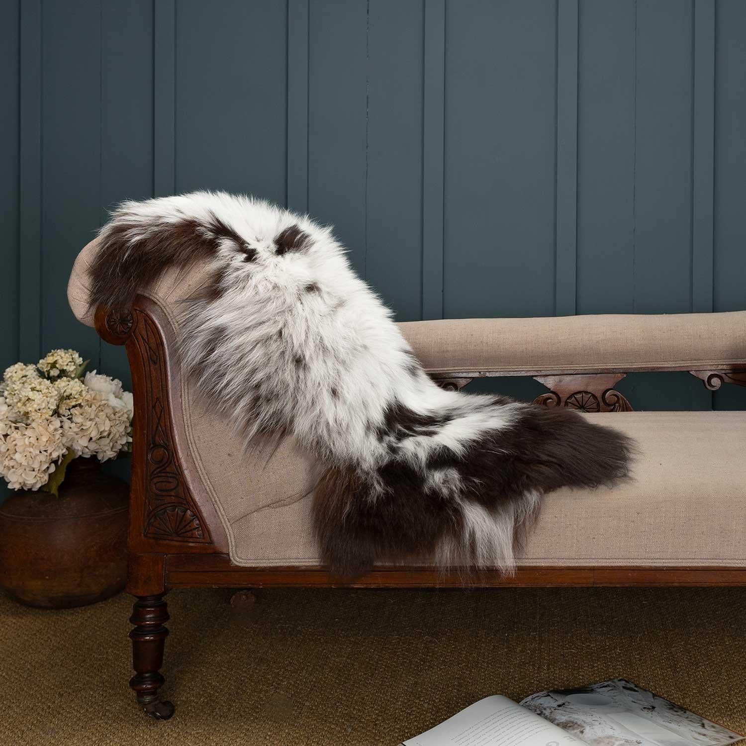 Himalayan Natural Black & White Sheepskin