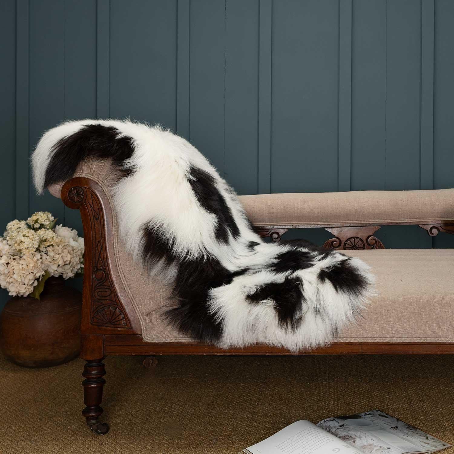 Himalayan Natural Black & White Sheepskin
