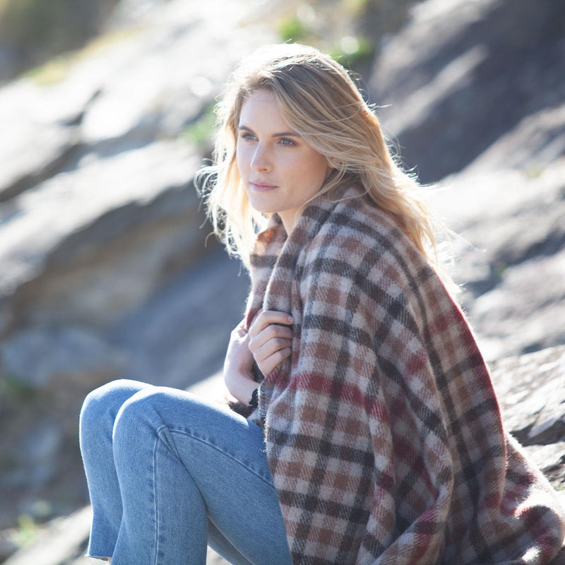 100% pure new wool medium weight throw in warm tones of brown and russet checks top-quality, warm and cosy 