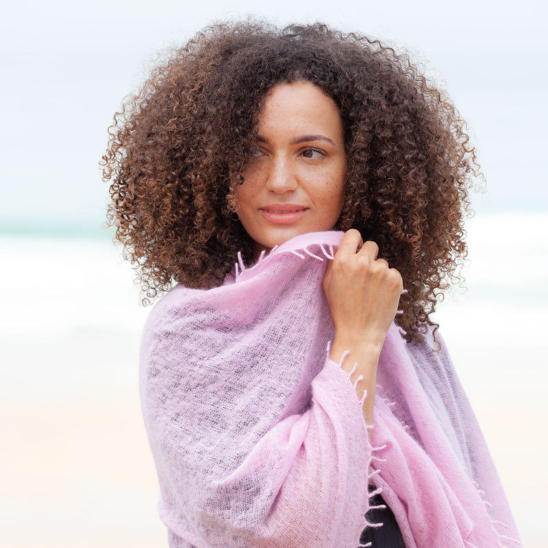 100% soft knitted cashmere stole in pale pink with short scallop fringe unique design lightweight & warm top-quality