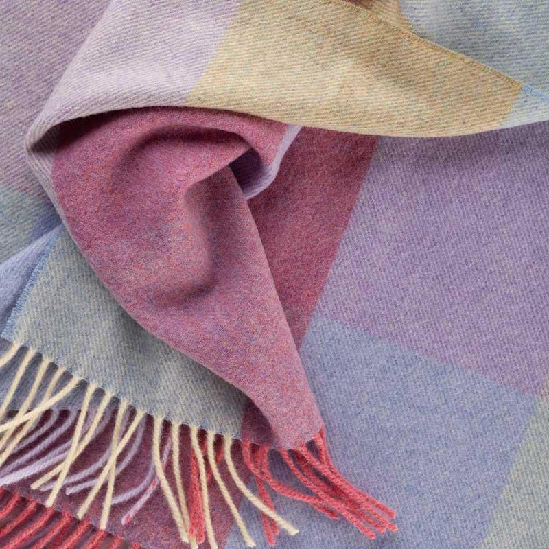 100% lambswool super-soft lightly brushed throw beautiful pastel shades check pattern top quality warm and cosy 
