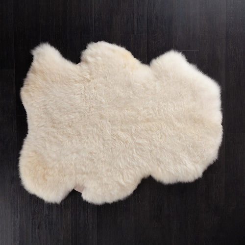Jumbo Merino sheepskin natural white undyed silky-soft luxurious & thick medium-longwool fleece staple By The Wool Company