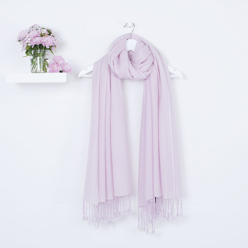 Genuine 100% cashmere pashmina in pale lilac colour with a tasselled fringe edge super-soft lightweight & warm finest-quality