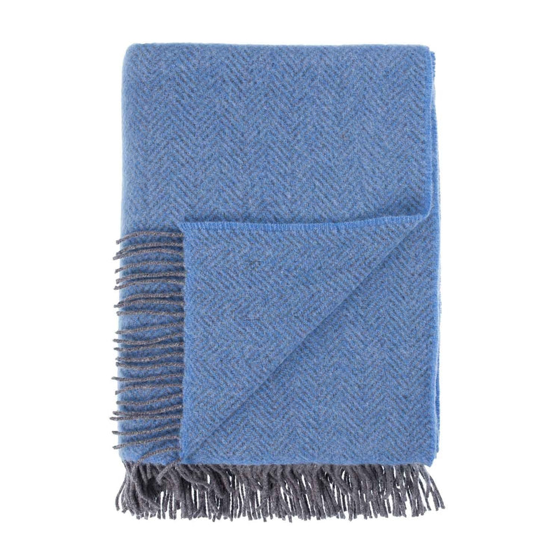  Merino-cashmere blend throw super-soft warm & cosy vibrant blue and grey herringbone pattern top-quality By The Wool Company