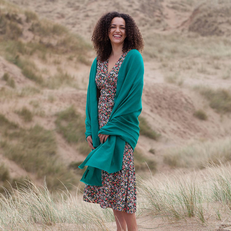 Fine Merino wool shawl in vibrant emerald green with a soft fringe super-soft lightweight & warm generous size top-quality