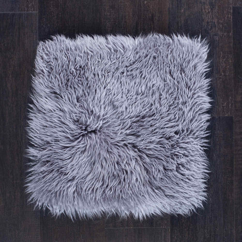 https://www.thewoolcompany.co.uk/cdn/shop/products/pewter-yeti-sheepskin-seat-pads-square-40-cm-living-the-wool-company-798917_500x.jpg?v=1570783999