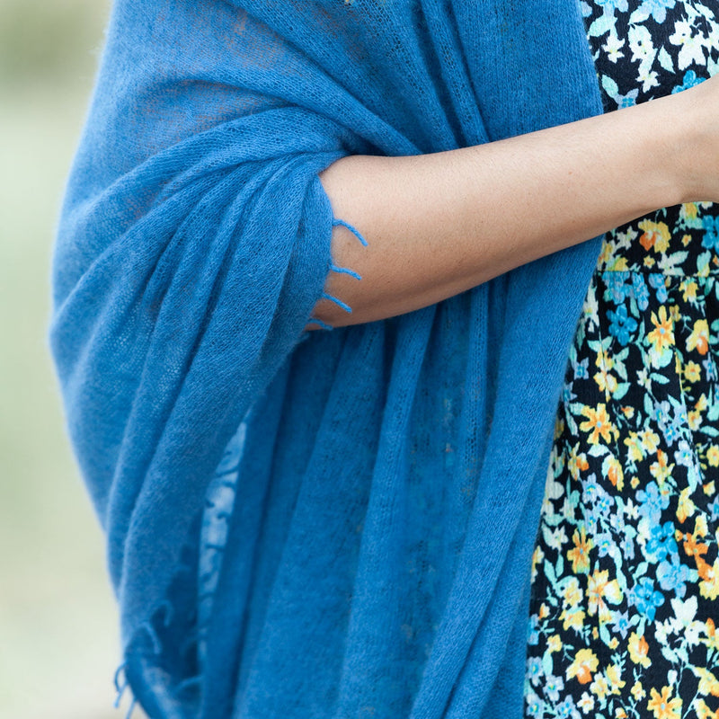 100% soft knitted cashmere shawl in teal blue with a short scallop fringe unique design lightweight & warm top-quality 