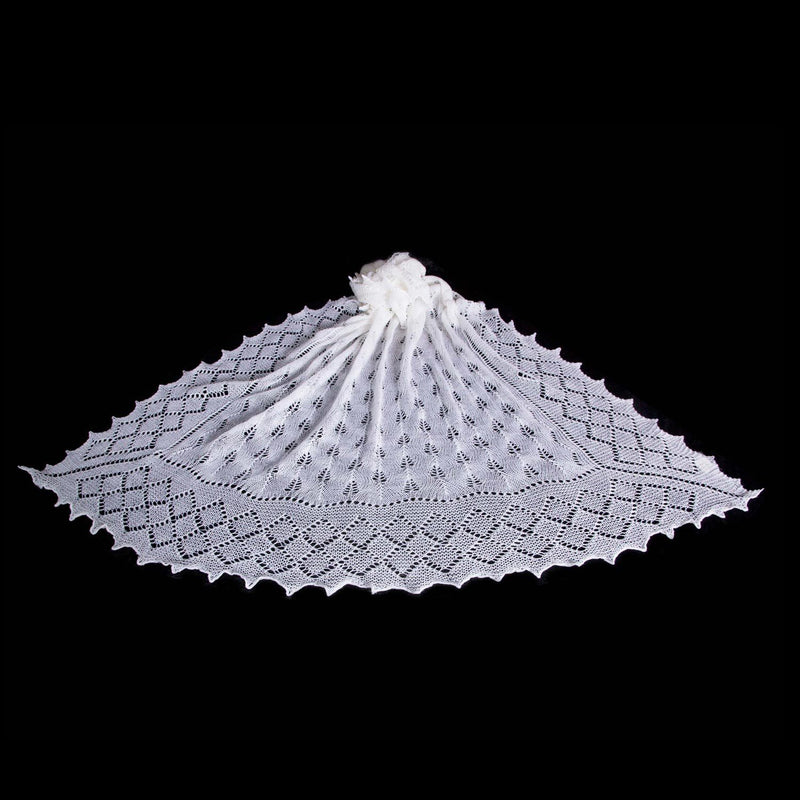 100% super-soft Merino lambswool ivory off white traditional design scalloped edge baby shawl made in England top-quality 